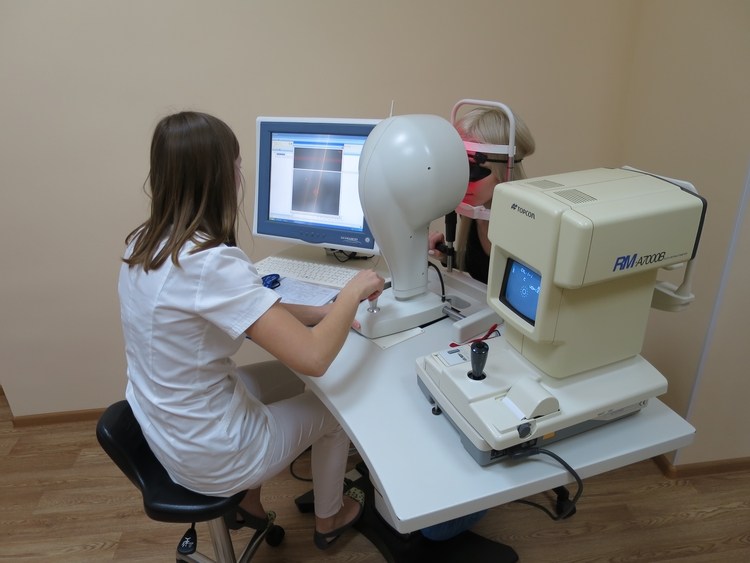 Коррекция smile clinicaspectr ru. Метод Смайл коррекция зрения. Лазерной коррекции зрения методом Смайл. Технология Смайл в офтальмологии. Smile технология лазерной коррекции зрения.